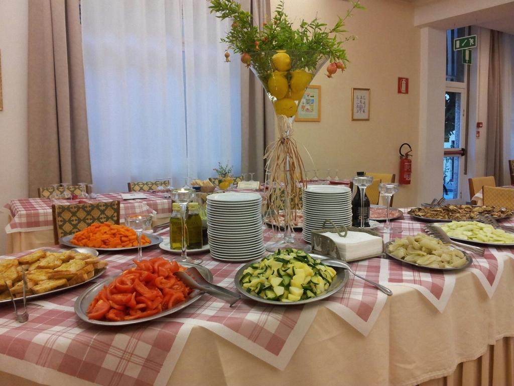 מונטה קטיני טרמה Hotel Butterfly מראה חיצוני תמונה