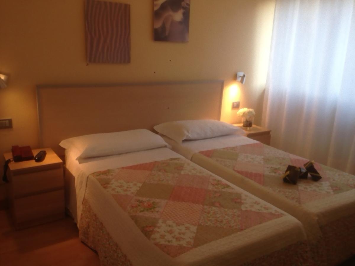 מונטה קטיני טרמה Hotel Butterfly מראה חיצוני תמונה